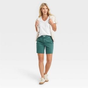 🎯 Universal Threads Bermuda shorts